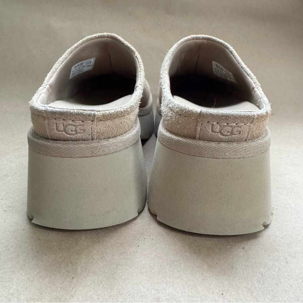UGG New Heights Platform Clog in Sand Beige. Size 7 - Picture 4 of 6